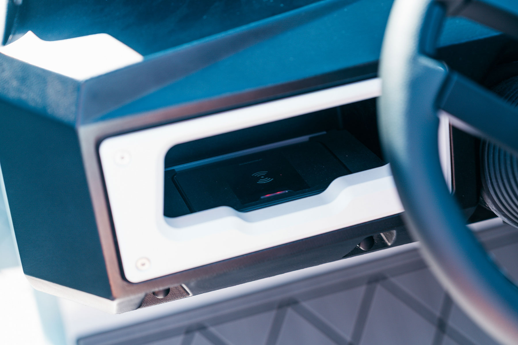 NEW Wireless phone charger cubby