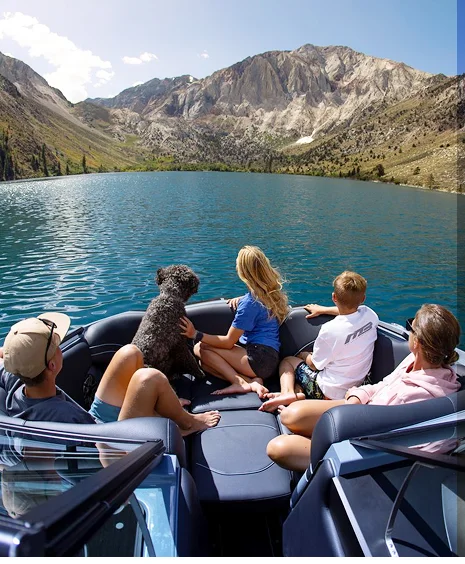 Golden boat/family image